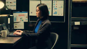 Creating and Managing Database Users In Hindi