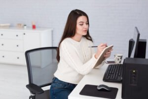 Writing cleaner asynchronous code with async/await in hindi