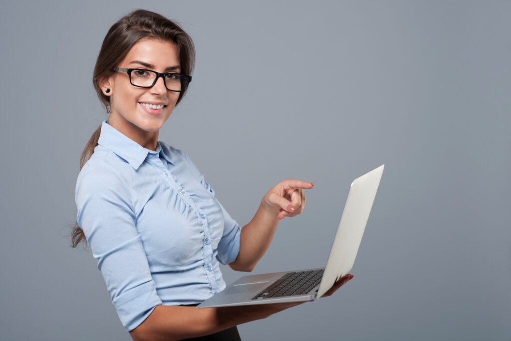 Defining and implementing interfaces In Hindi