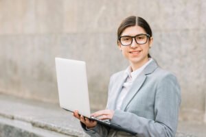 Access Modifiers (public, private, protected) In Hindi